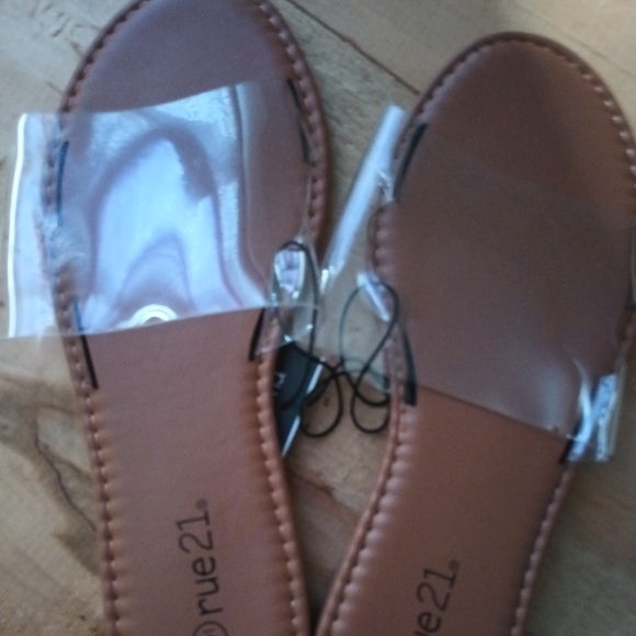 Clear Sandals ✨ Size 6 Great for beach ⛱️😍 - Picture 1 of 2